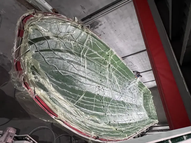 Lawada® ভ্যাকুয়াম ইনফিউশন প্রক্রিয়া 21.8m যাত্রীবাহী ভেসেল হুলের জন্য - শক্তি, দক্ষতা এবং দীর্ঘায়ু বৃদ্ধি করে